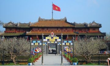 hue excursion from tien sa port